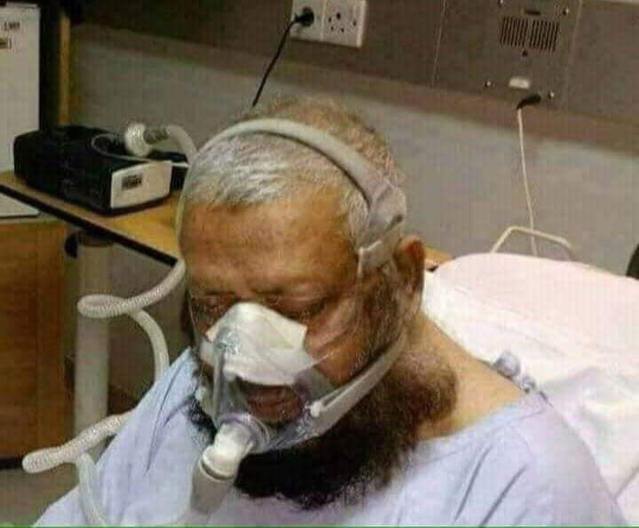 Mufti Naeem, who was against stopping of prayers at mosques gets infected himself by Corona Virus. Was asking people to not to listen to Health official's warnings, is now obeying health officials religiously.