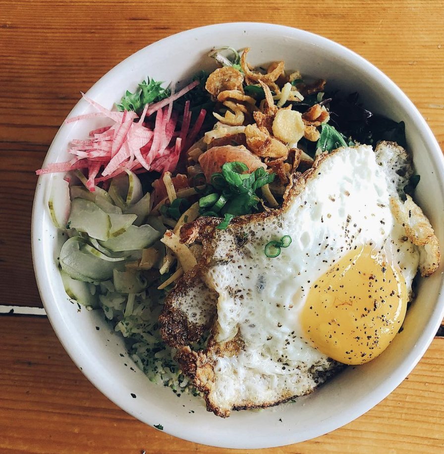 Monday lunch should always look like this | Daily fish selection + kukui nut + ogo + avocado pickled cucumbers + radish + you can always put an egg on it available for curbside pickup from 12-8pm, just give us a call at 512-215-8972

📸: <a href="/EatsAustin/">JasonEatsAustin</a>