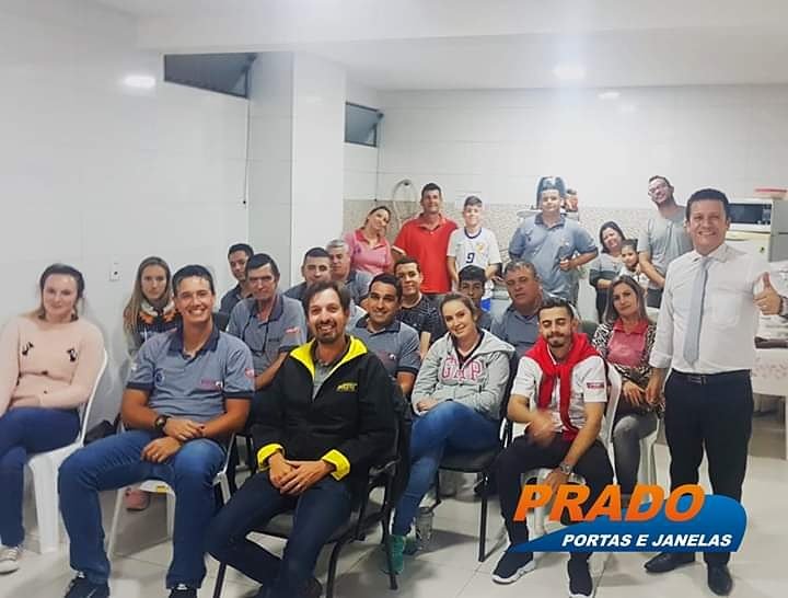 pradoaluminio's tweet photo. Motivar e incentivar pessoas também faz parte do nosso trabalho!!! 👊 Palestra realizada em fevereiro no cliente Materiais para Construção Jardim Clarice em Votorantim.

Deixa a gente fazer parte da sua casa. 🏠

#PortasEJanelas #EsquadriasDeAluminio  #Construção #Reforma https://t.co/de1y12BG4y