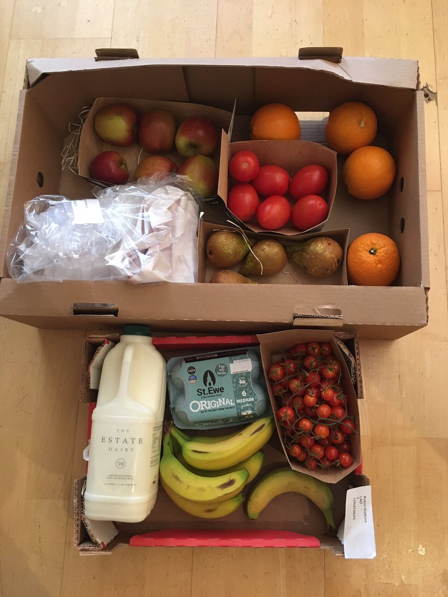 erikau's tweet image. Right on cue, having just finished up an #ecomchat about local food suppliers turning to home delivery our @Natoora x @LBPedlar ordered arrived and I’m so pleased to see all this loveliness! #selfisolation #day3 #verymilddontworry