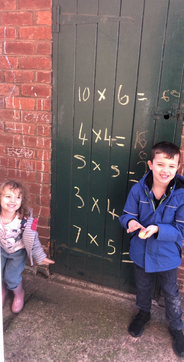 SiannaAskew's tweet image. We’ve had dinner, so we’ve been doing adding and multiplications using chalk #bethebestyoucanbe #stayathomelearning @Y3MerlinClass @ClassSandpiper @Norbridgeschool
