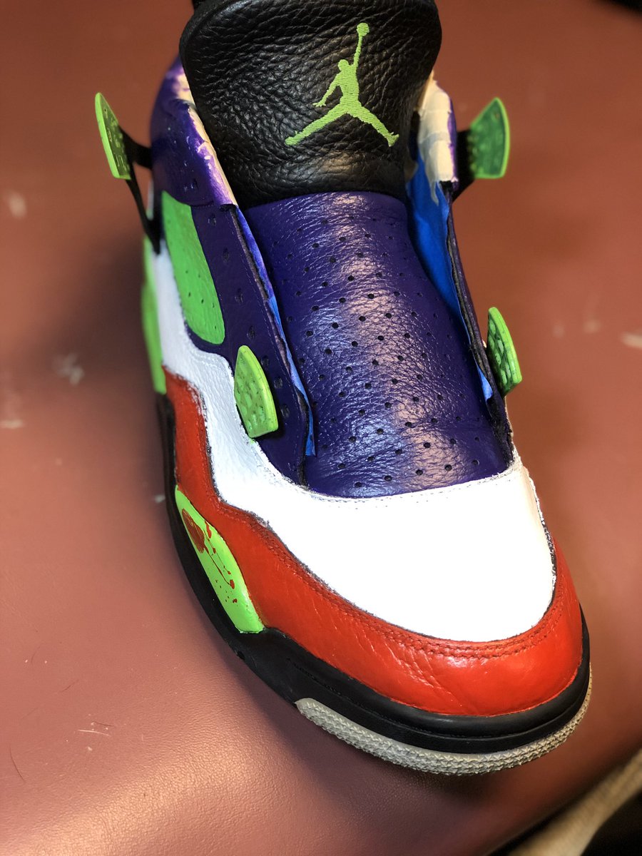 ShoeTat2's tweet photo. Sneek peak👀👀
#jordan4 #shoetat2 #tattooyourshoes #sneakers #customsneakers #customjordans #custom #shoes #customshoes #joker #joker4s #batman #thejoker #jordan #nike #angeluspaint #angelusdirect  #newyork #rochester #rochesterny #art #paint #purpleandgreen #jokergreen https://t.co/UMz1IDWOtB