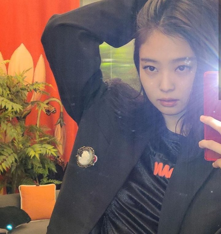 addictedbpink's tweet photo. jennie actualizó luego de 26 días y lo primero que hizo fue pedirnos que por favor nos cuidemos y cuidemos mucho a nuestros seres queridos, es un angelito 🥺 https://t.co/dwuoHOUjIb