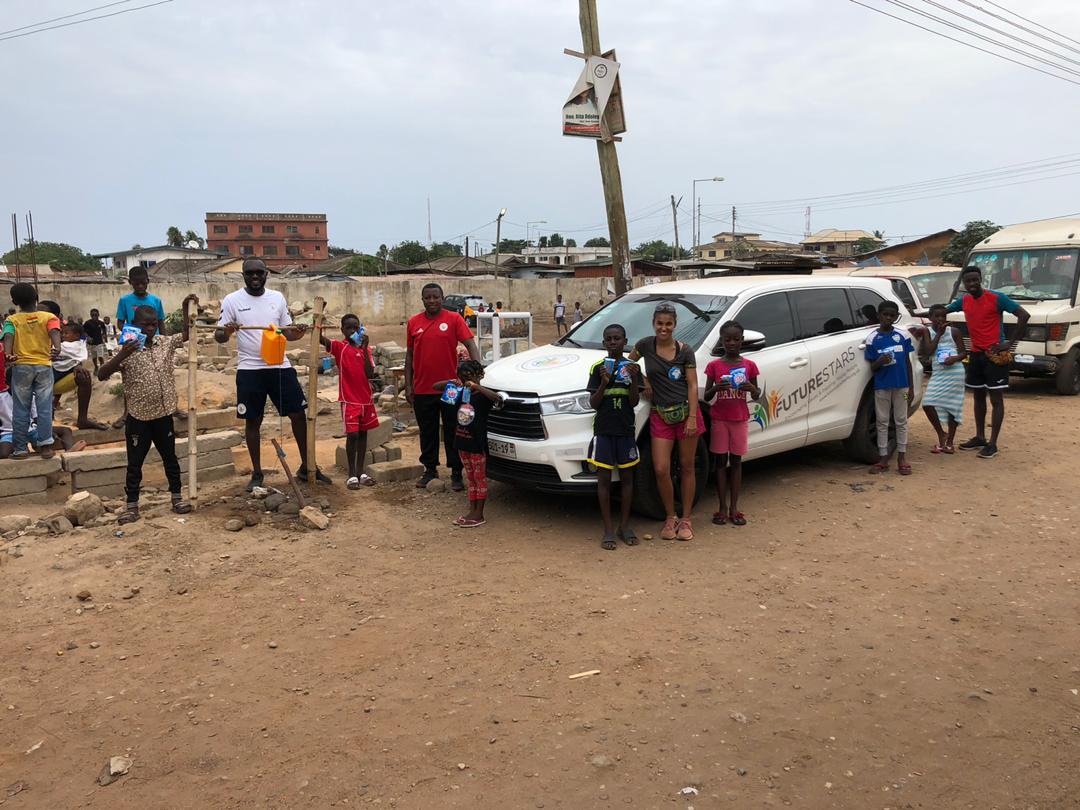 akwaabavols's tweet photo. 3 Tippy Taps, 100 bars of soap, 100 bags of washing powder, Maths English and science work to keep the kids learning &amp; pens and Pencils

Celebrating #WorldWaterDay and keeping our community safe with @futurestars15 and the Street 2 School Soccer team

@VoltaSports https://t.co/PpEQBucrs5