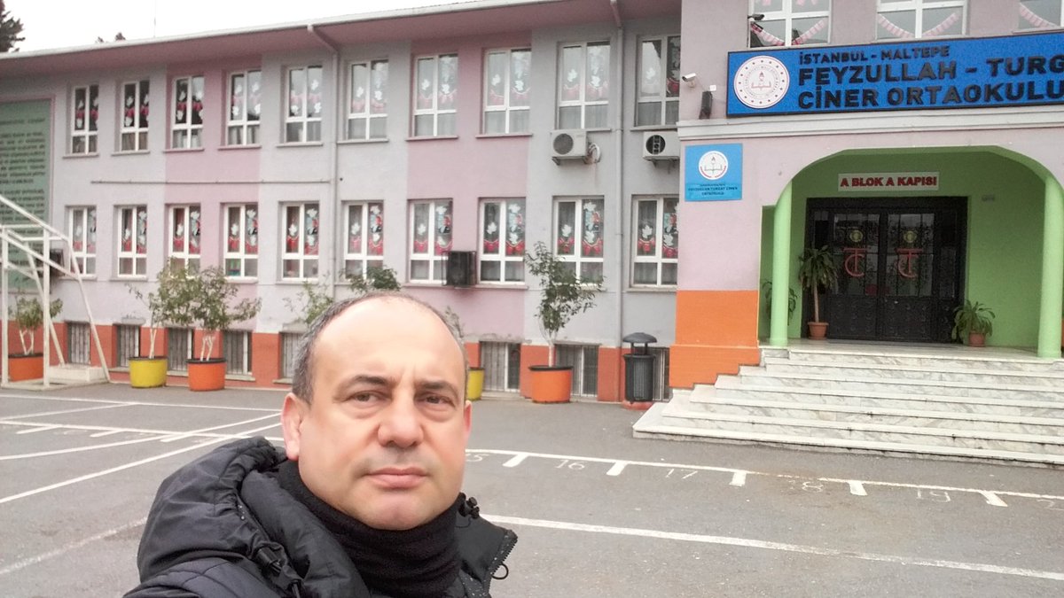 CinerFeyzullah's tweet photo. EVDE KAL.Ben evimdeyim. https://t.co/boMx57eoZt