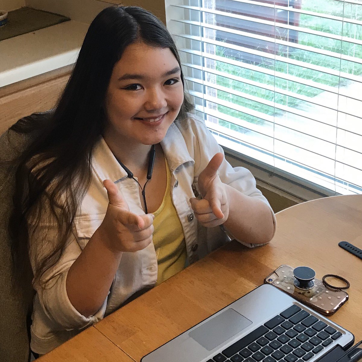 hhh_ComputerLab's tweet image. First day #DigitalDawgs at the George’s. Maile is loving @rayson_chris assignment in Government!