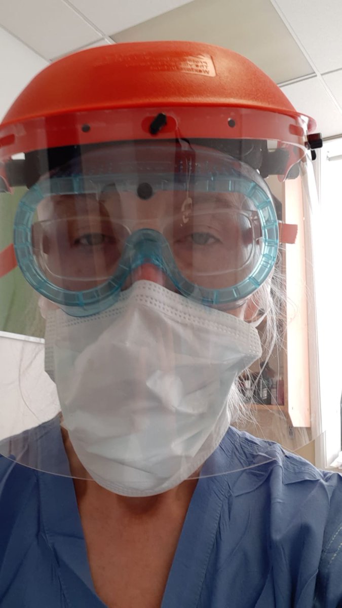 MiriamAhern's tweet photo. Urgent request on behalf of hospital staff.
Can you please help to source goggles &amp; visors like those pictured below?
Pls DM me with (reasonable) price and delivery to Dublin. 
Prob. Available from construction/diy/hardware providers. Other ideas?
Please RT #Covid19Ireland https://t.co/z05MH9Wy35