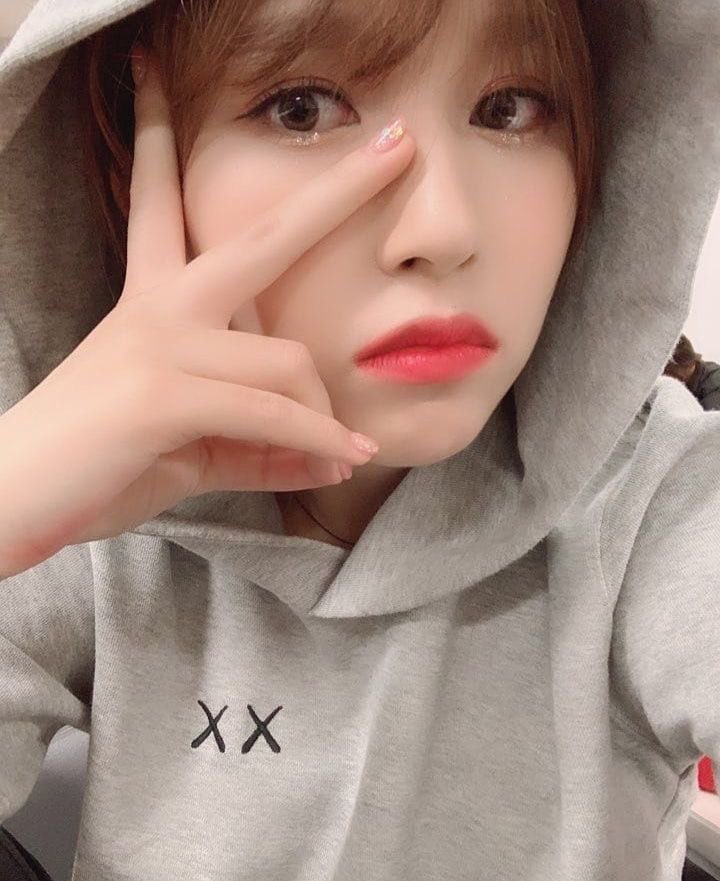 sndolls's tweet photo. here’s some mina selfies !! :D

#HappyMinaDay
#BrightestMinaDay
#AngelMinaDay https://t.co/oGfyKlV7Xa