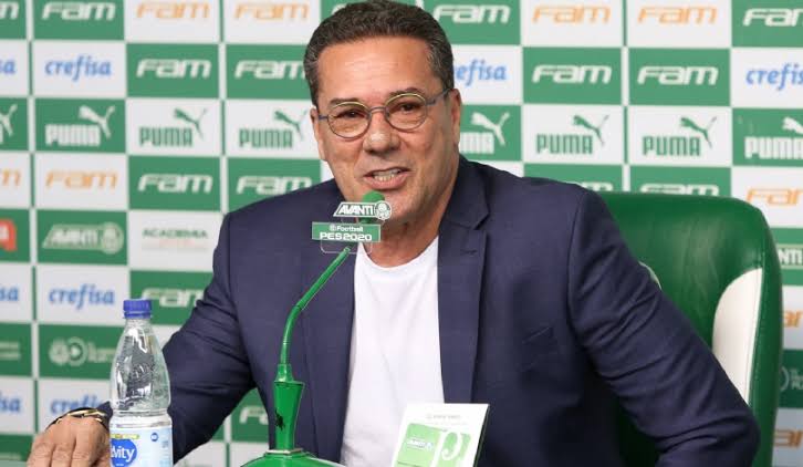 sep_verde's tweet photo. Números de Luxa:
14 JOGOS
8 VITÓRIAS, 5 EMPATES, 1 DERROTA 
69% DE APROVEITAMENTO. https://t.co/wyYSe6jT9V