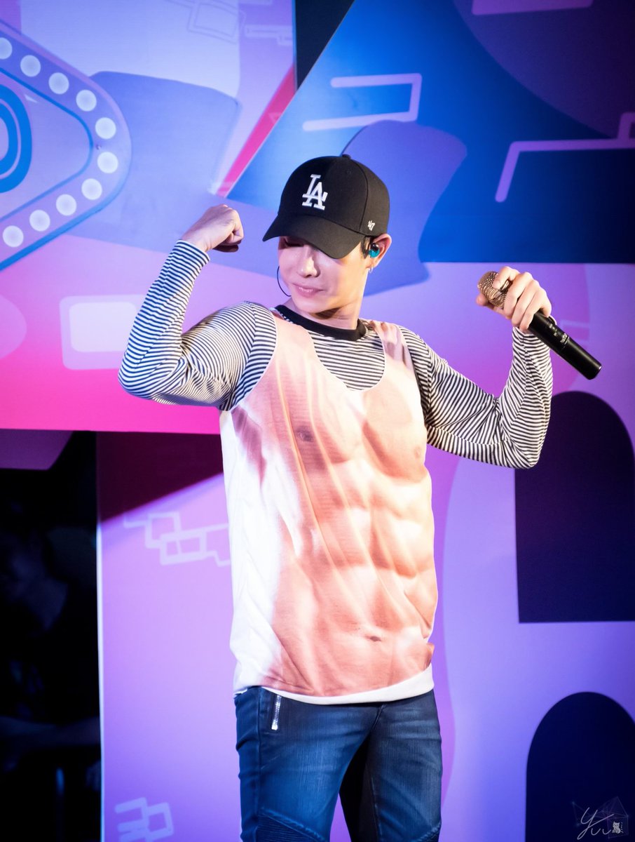 cuteyuuneko's tweet photo. สมัยก่อนกล้ามโตกว่าตอนนี้อี๊กกก
#เพราะคิดถึงจึงขุดไห
#เป๊กผลิตโชค
#peckpalitchoke
#palitgallery
#PalitOverdose https://t.co/dfMqytsYIn