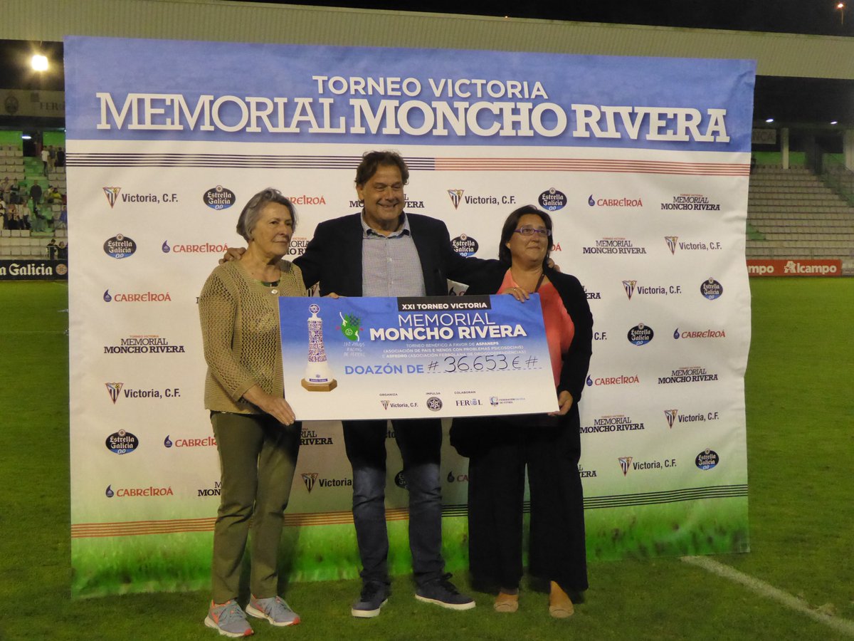 VictoriaCF1943's tweet photo. 👋🏼 Ola! @cd_valladares seguimos ca cadea do @AlhamaElPozo e @CDMonteFem de iniciativas solidarias
Dúas desta tempada:
🏆 #MemorialMonchoRivera a favor @Asfedro e #ASPANEPS
👕 Envío de Material a Escola Os Miudos en Senegal 🇸🇳
Nominamos a @RCDeportivo @racingferrolsad @BerganFC https://t.co/4CQpVq4bNV