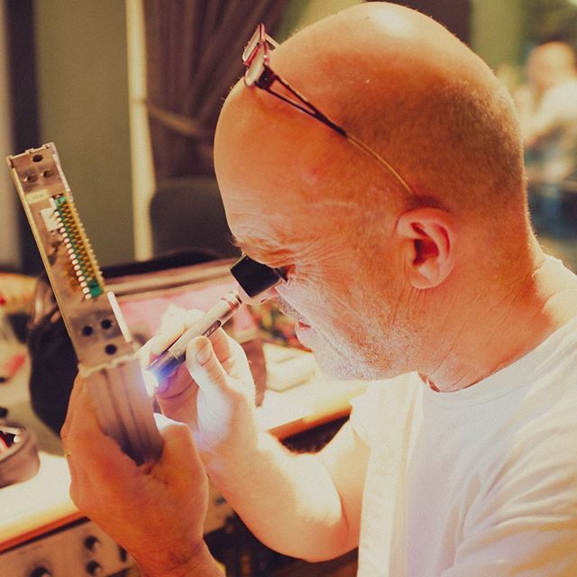 2 weeks ago we had the honor to have THE global Neve-Specialist Blake Devitt at the Pool to refurbish our new vintage Neve-Desk.
.
In the meanwhile the desk is working smoothly and ready for your next recording session.
.
Of course we think about your he… ift.tt/2UtLD9v