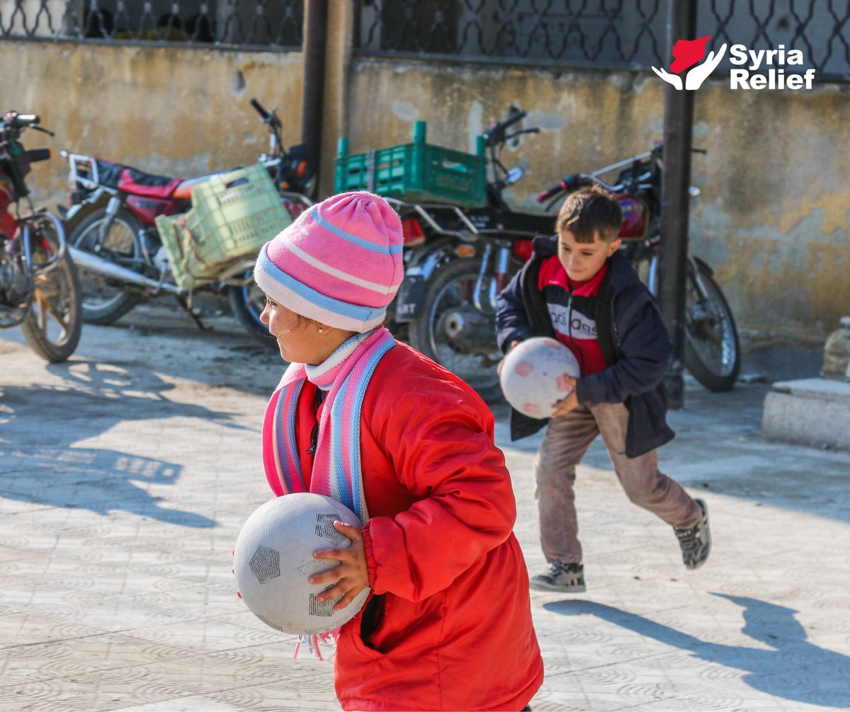 SyriaRelief's tweet photo. 2.1 million children cannot attend school in #Syria. We are currently running over 160 schools across the country as well as running our #mobilelearningcentre and #homebasedteaching.
Find out how you can support projects like this and donate now: https://t.co/I2eVQzjbJX https://t.co/BmOGa83EuN
