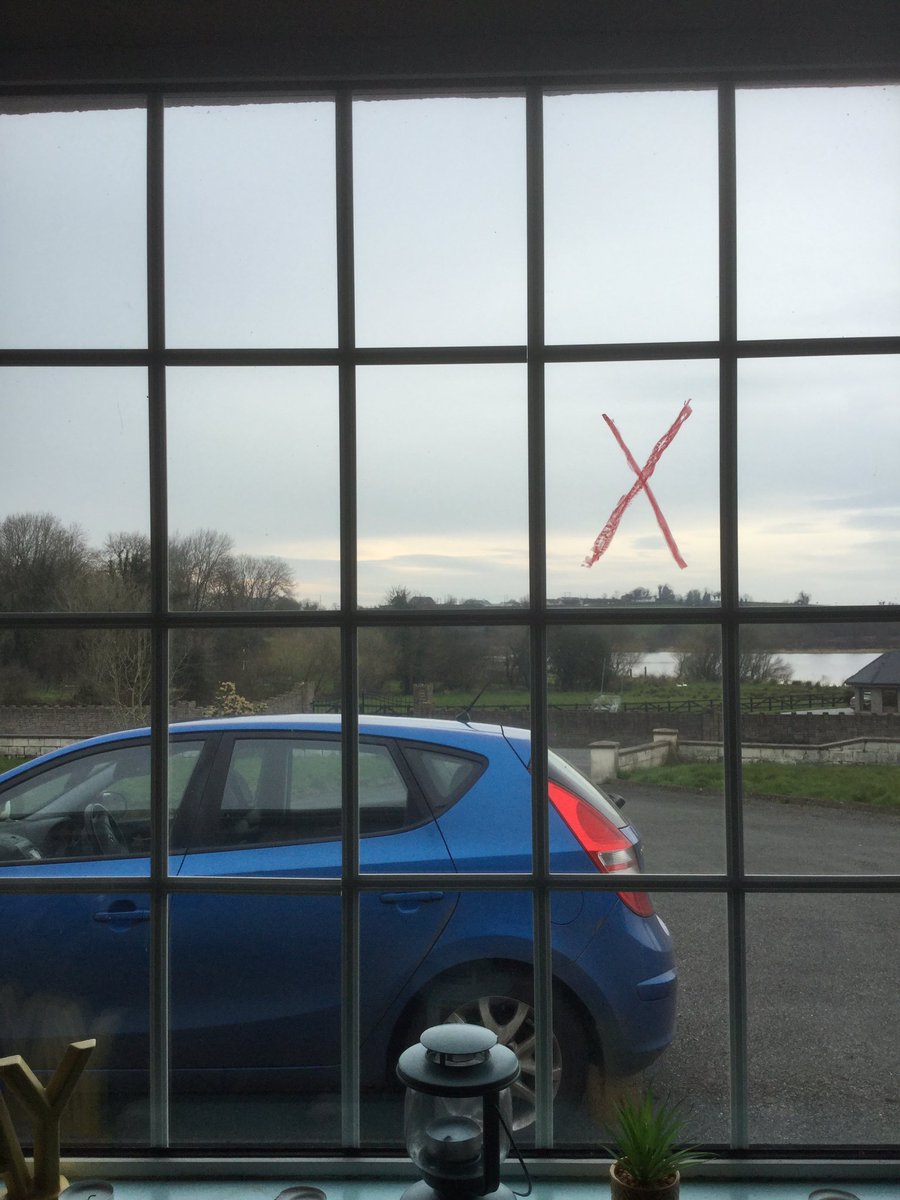 Anyone for noughts and crosses? I’ll start 😂😂 #waitingforapasserby #StayAtHomeSaveLives