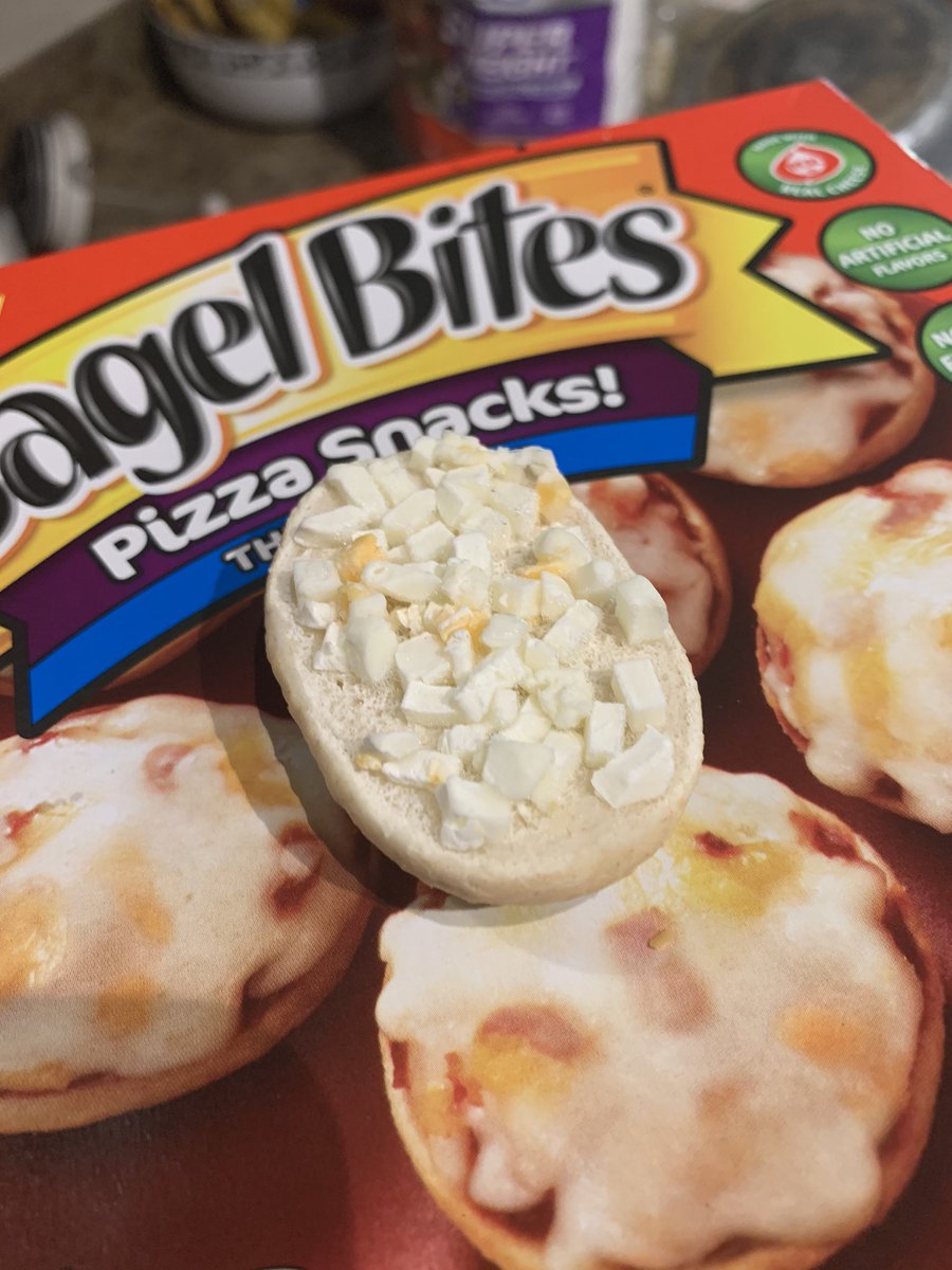 Eric_Golden's tweet photo. @OreIdaPotatoes didn’t know this was possible...a bagel bite with cheese, but no sauce.... https://t.co/kBNtrsClfW