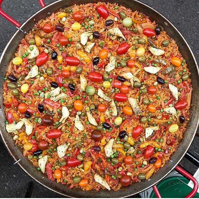 Vegan paella on our home deliveries this week! Only 10 min left to place your order for Wednesday 25/03! Super easy to order directly from our website! Link in bio . . . #stayhome #fooddelivery #londonfooddelivery #fightcoronavirus💪 #quarantinefood #… ift.tt/3a9CiKy