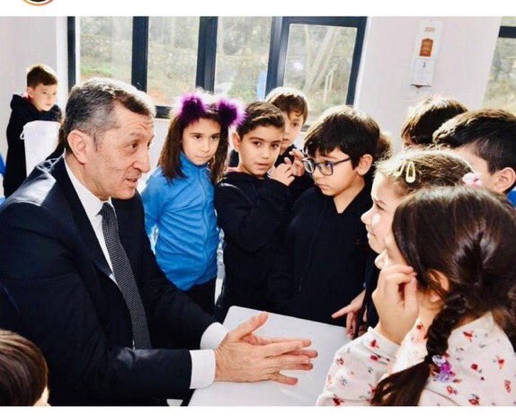 Eğitimin içinden gelen,
Eğitimi çok iyi bilen,
Donanımlı, mütevazi, güvenilir,
Şimdiye kadar çalıştığımız,
En iyi Milli Eğitim Bakanı.
 #ZiyaSelcukİyikiVarsın