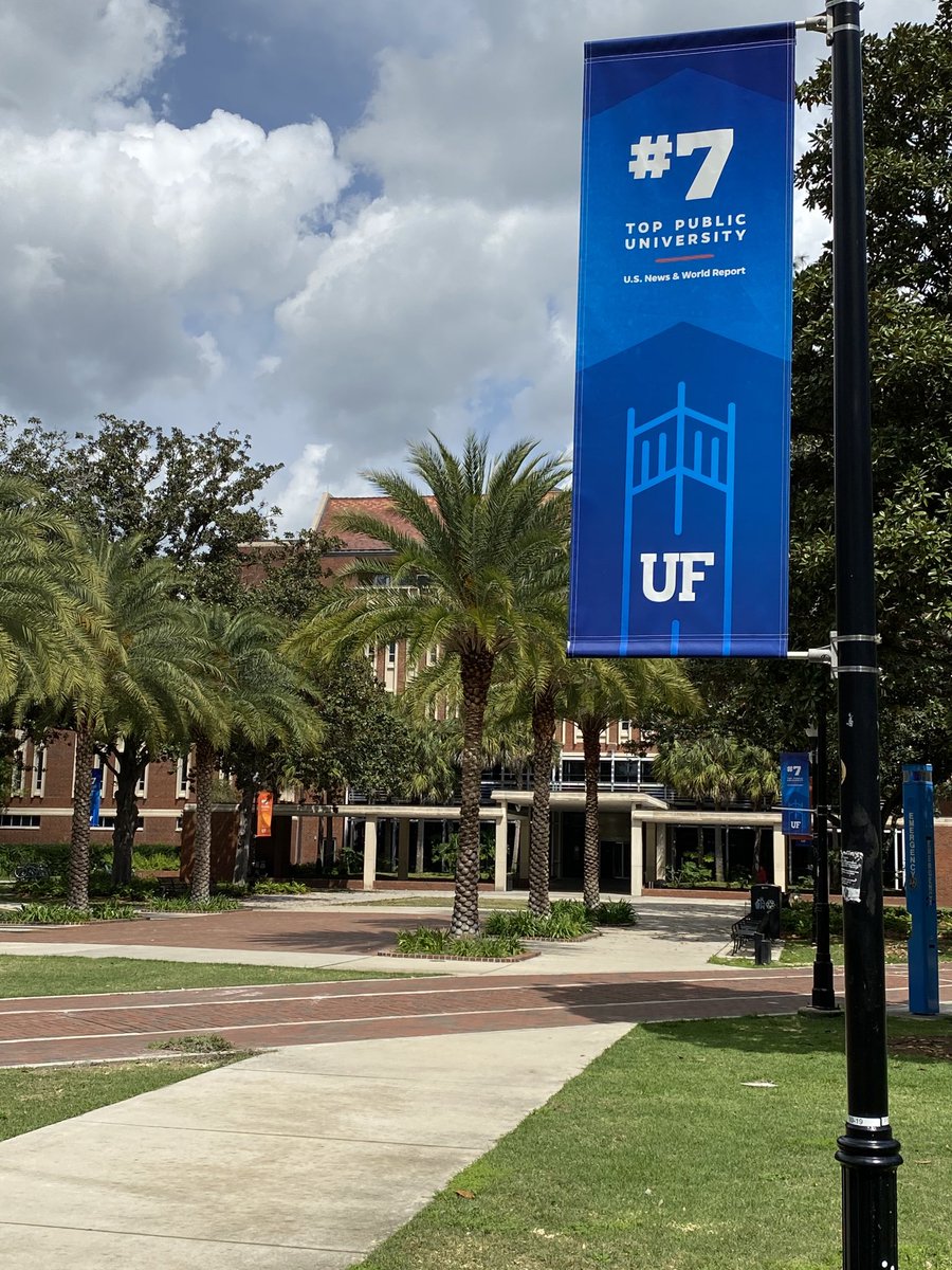 NYucht's tweet photo. Number of @UF students on campus. Stay safe everyone. https://t.co/Q6Fge2dWnQ