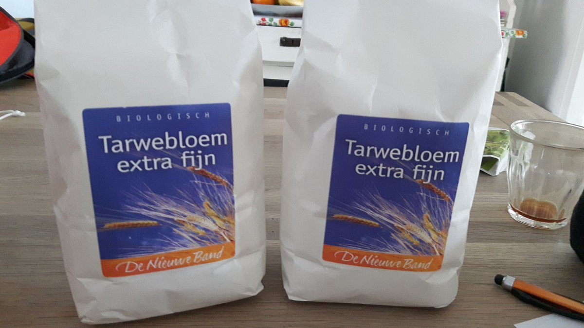 Wat mij opvalt: er is nergens tarwebloem meer te krijgen. Supermarkten, Turkse winkels, groothandel..... overal op. Bij @odinfoodcoop laatste 2 pakken gekocht. #COVIDー19 #Arnhem #arnhembakt
