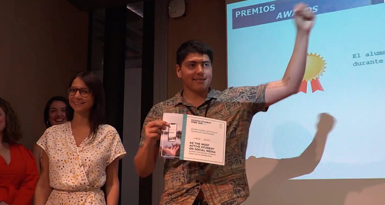 Zigurat_Inst's tweet photo. Fue uno de los participantes más activos de la pasada Zigurat Student Week y, a día de hoy, puede decir que tiene por delante un futuro de lo más prometedor. Entrevistamos a Mario bravo, alumni de Zigurat: https://t.co/gV2fEHzkC4 #alumni #beyondfutureeducation https://t.co/UtWxo4E9Pp