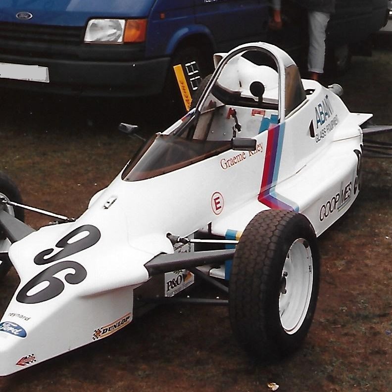 alan_auto19's tweet photo. FF 1600 cars of the late 1980's #VanDiemen #RF87, #Ray #88F and #Reynard #F89 in the paddock @Oulton_Park.

@ff1600website @HoFF1600 @BRSCCFF1600Nor 
@brsccff1600nat #minister #scholar #aldon #auriga https://t.co/sSrSPsPupq
