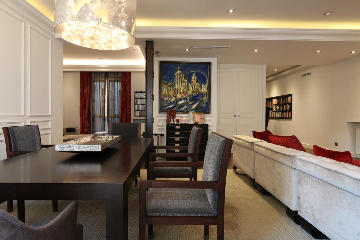 olissonmadrid's tweet photo. Para días lluviosos... 
¡Casas de colores!
❤️
Comenzamos nuestra época preferida del año con una exclusiva y elegante vivienda en el barrio de Salamanca.
.
.
.
ref. cas169GM
Te lo contamos todo sobre ella en:
☎️91.070.85.30
📩hola@olisson.es https://t.co/z10lFcNxnz