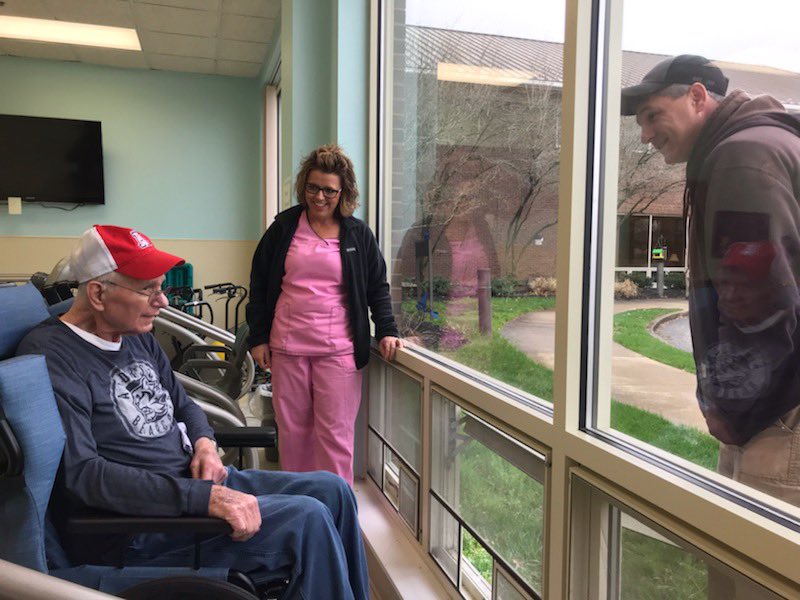 ClaireMKopsky's tweet photo. 📱Technology and 🎉 creativity.
That’s what’s keeping seniors connected at a veterans’ center in Wilmore, #Kentucky.
Tune in to @LEX18News tonight at 6:00 for this heartwarming story that helps put our circumstances in perspective. https://t.co/gZBjLUxTvo