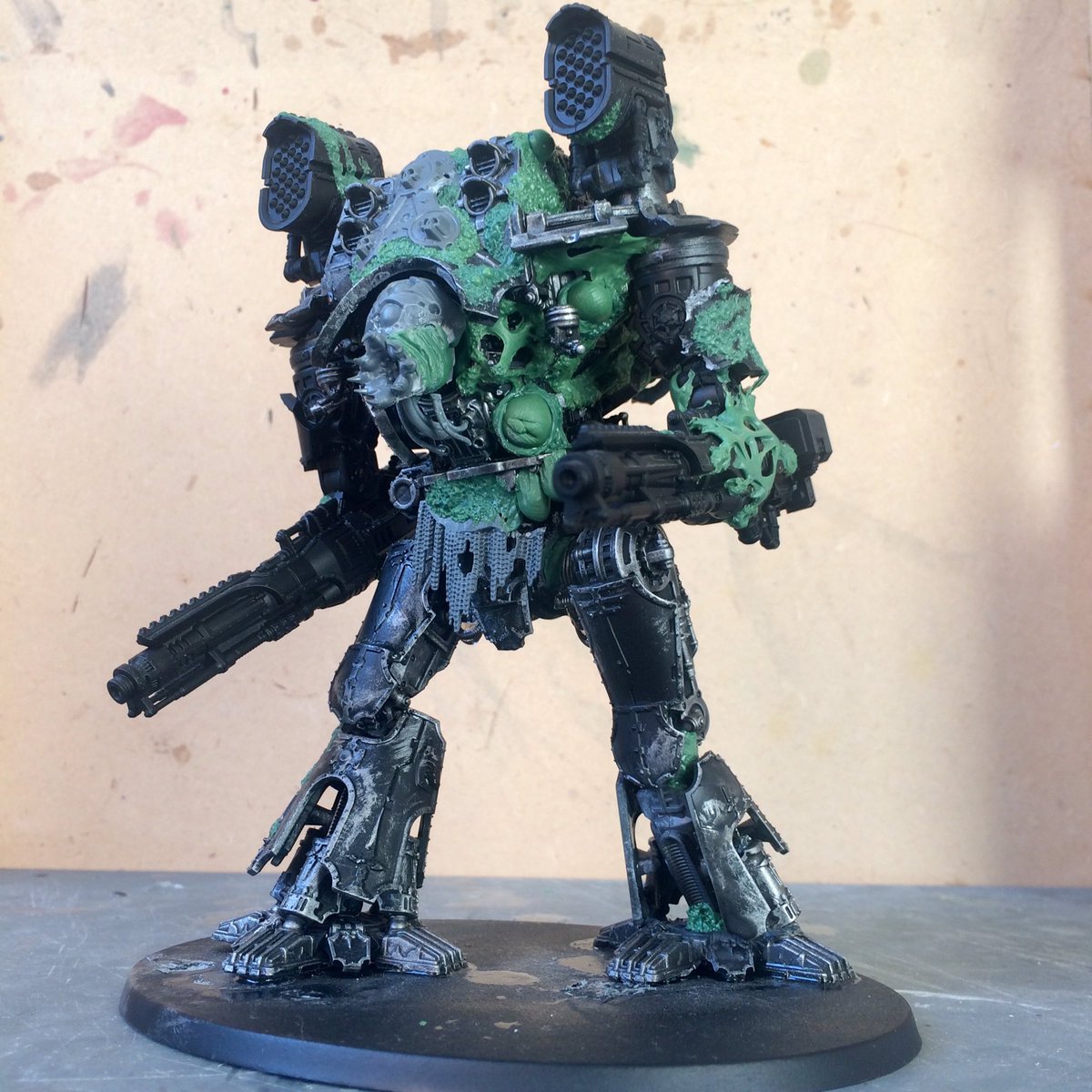 SonofBehemat's tweet photo. Adding a few more touches to some Nurgle Titans over breakfast... (just wait ‘til you see the Reavers!) #AdeptusTitanicus #Nurgle #WarhammerCommunity #Warmongers https://t.co/FVjOTqSIX2