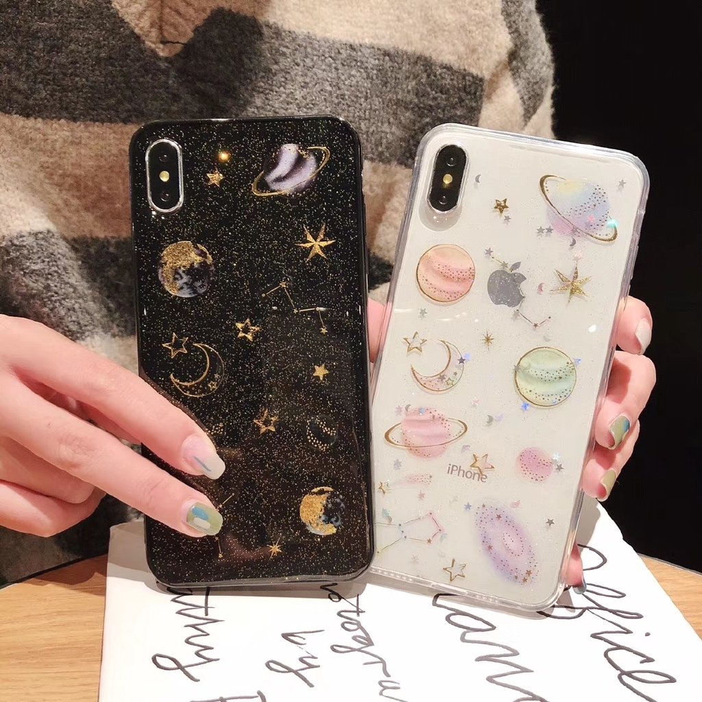 onlyoneyoushop's tweet photo. [🇲🇾 HELP RT]
#O2Y_preorder #O2Y_phonecase 

♥ PLANETS AND STARS DRIP-DRIP GLITTER PHONE CASE

♡ 1pc for RM12
ㅡwhite (transparent) &amp; black
♡ made by silicone
♡ RM8 to WM, RM12 to EM

☆ available for iphone, samsung, xiaomi, huawei only! https://t.co/zA84ofYguf