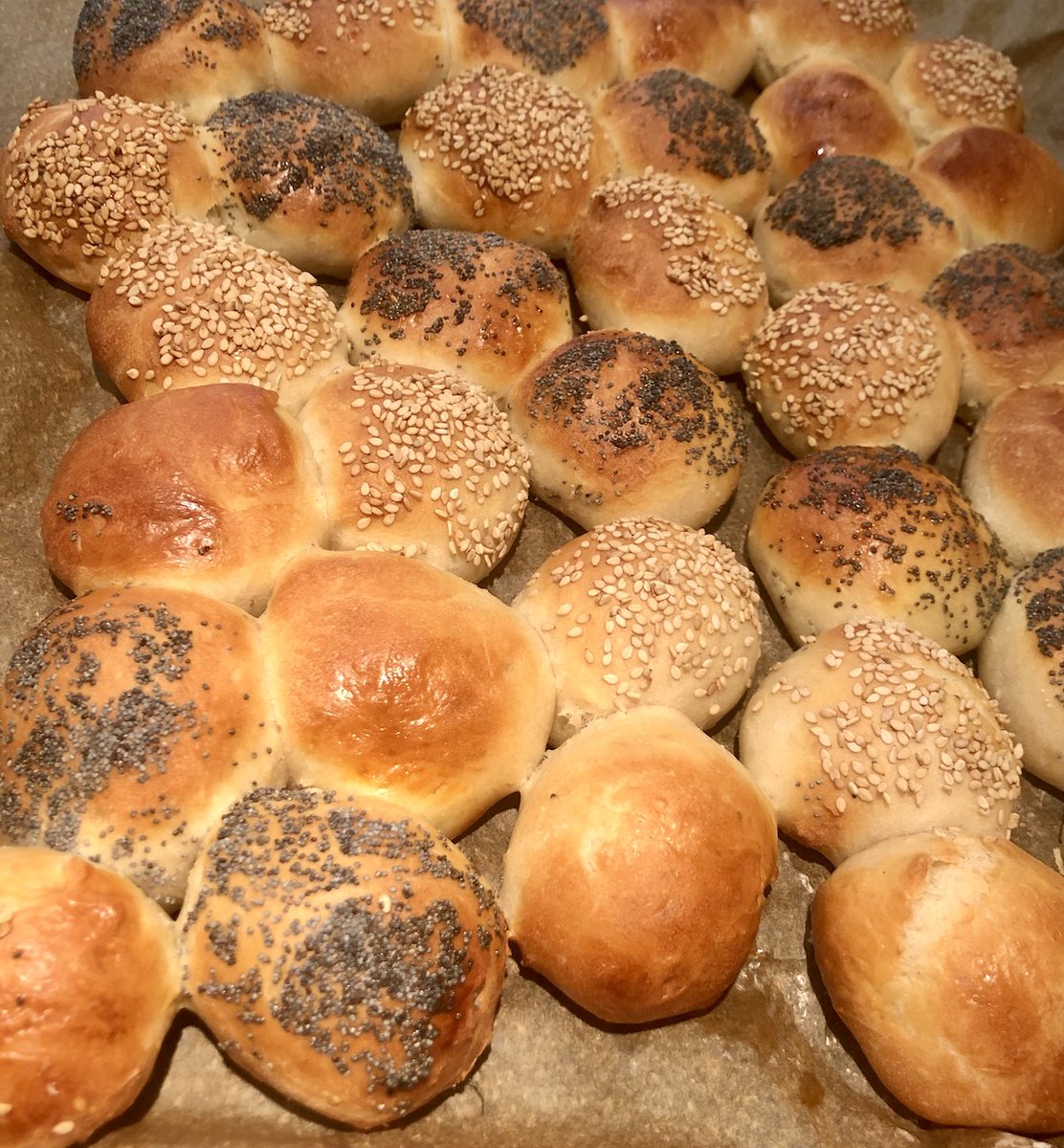 jvengen's tweet photo. Variatie op je "Stap voor stap brood maken" #UITPAULINESKEUKEN https://t.co/vW1PeJQ4l8