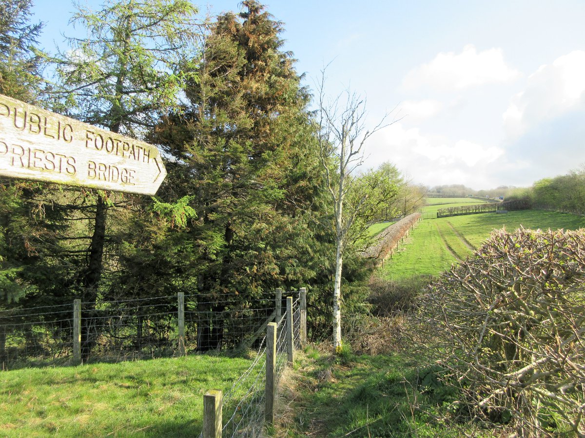 StanLeigh18's tweet photo. Yesterday's exercise was a walk from #Papcastle #PriestsBridge #BroughtonBeck #RiverDerwent
Included a surprise view of a former #railwaystation that opened in 1867 & closed in 1935-with thanks to Gillian
@TMaryporters @FeatureCumbria @PictureCumbria @CumberlandPics https://t.co/3zDrqZ7E4y