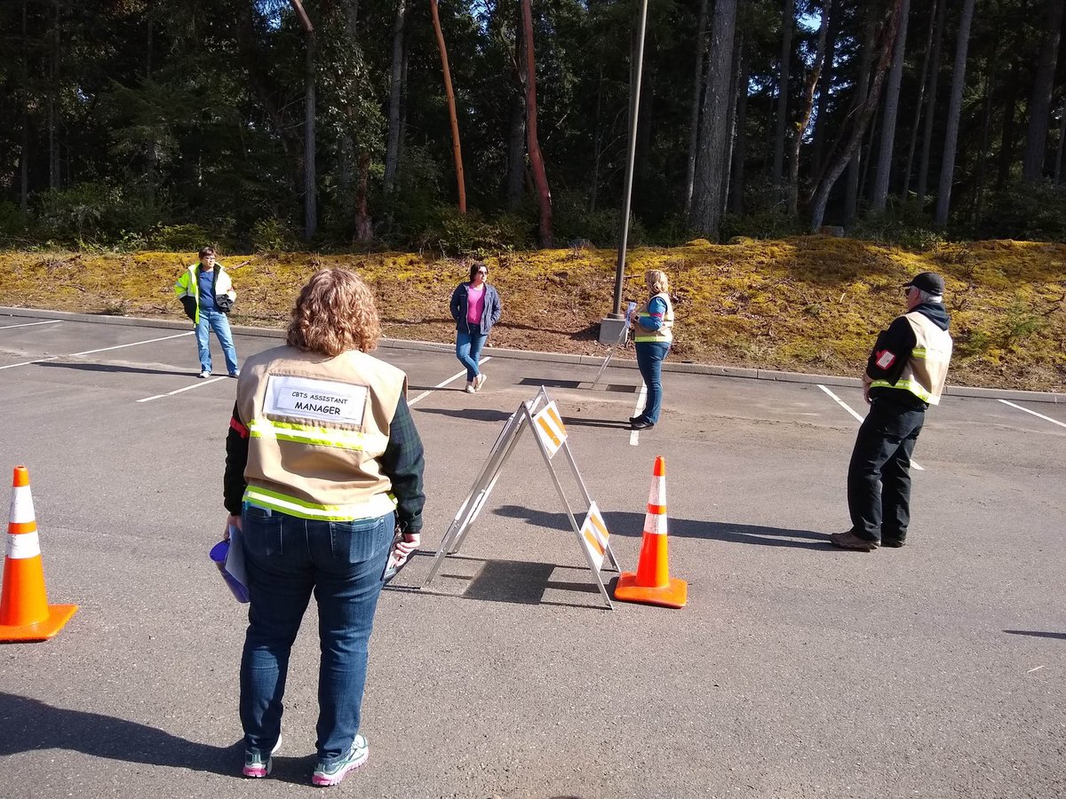 LDaugs's tweet photo. Thank you #EOC emergency operations manager for a tour of a covid-19 testing site for Medical personnel,  1st responders  and yes we were doing our part in social distancing.  @BourbonFile @EmilyRandallWA . Thank you for all you do. https://t.co/iICHQf8XFo