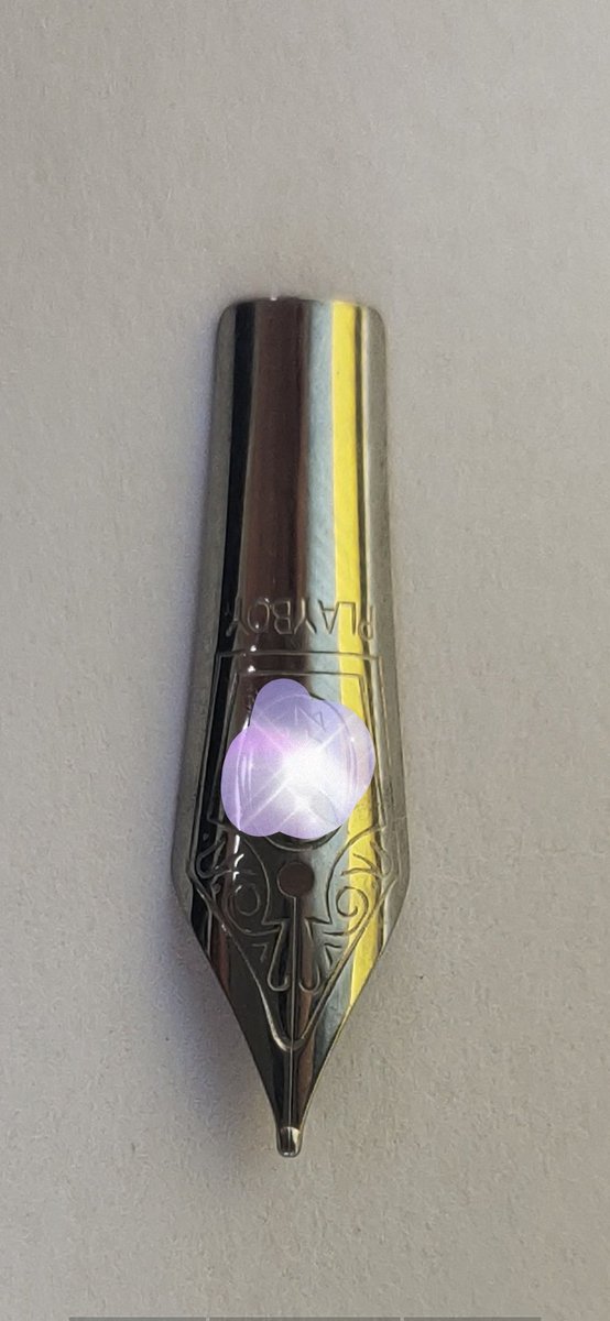 FountainPen's tweet photo. Do you think that the iridium tip is very beautiful? I want to sell my pen tip, and I want to buy a set of equipment to produce the pen tip. Now there are very few people who feel the pen tip. https://t.co/pIxniRoHNw