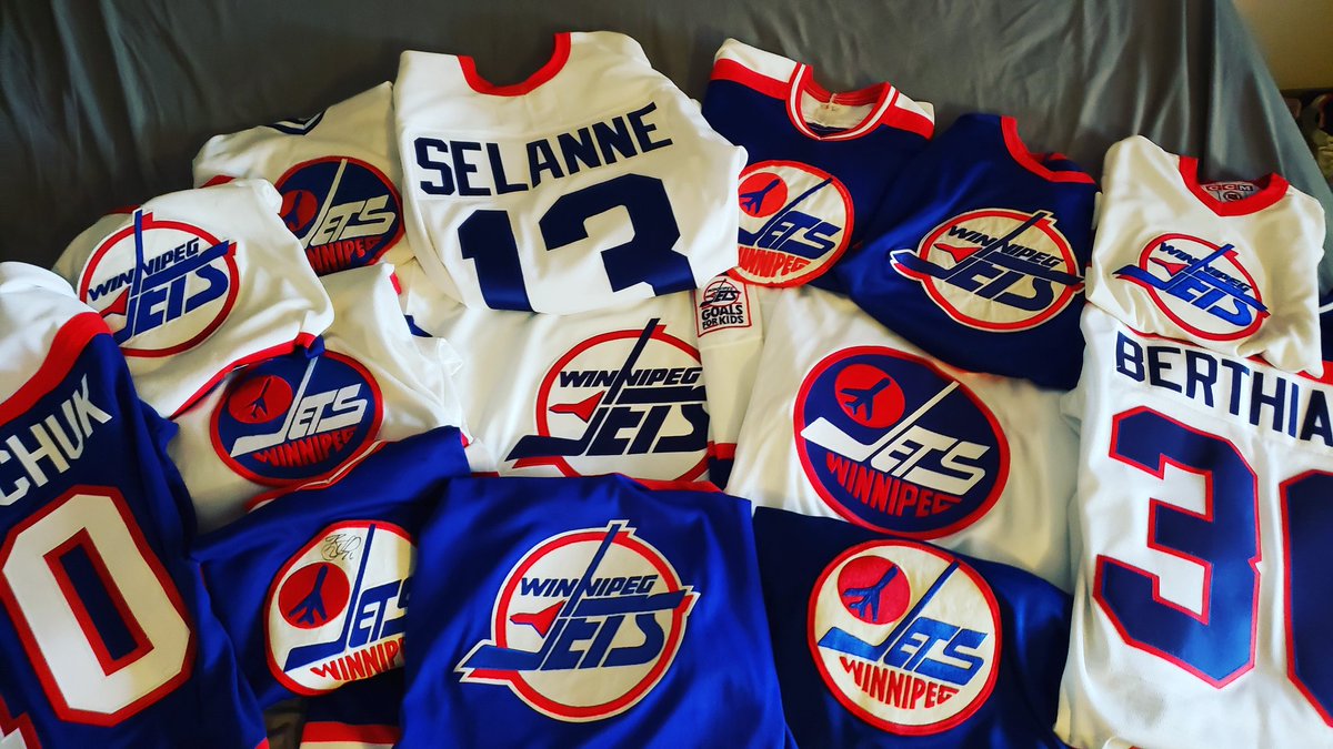 winnipeg jets 90s jersey