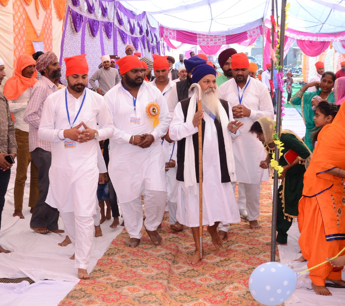 BikramjitThapar's tweet photo. ਨੇਚਰਾਂ ਦੇ #kaint👌 ਨਾਲੇ #ਅੱਖ👀 ਦੇ ਵੀ ਚੰਗੇ ਆਂ,
ਜਾਣਦਾ ਏ #ਵਾਹਿਗੁਰੂ👏 ਜਿਹਦੇ ਰੰਗਾ ਵਿੱਚ #ਰੰਗੇ☝️ ਆਂ....#ਬਾਬਾ_ਭਲੀ_ਕਰੇ #president_Saab💪 https://t.co/8zn2gFEbOp