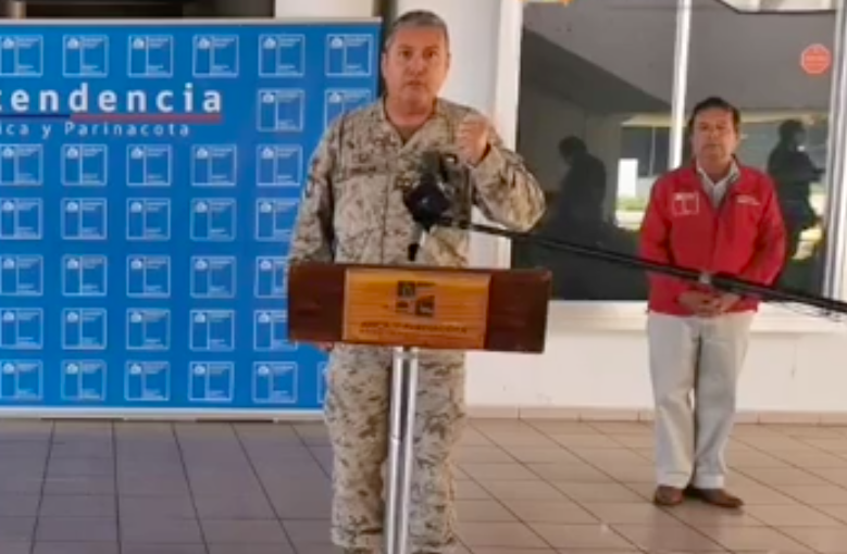 CNNChile's tweet photo. Jefe de la Defensa de Arica tras alza de contagios: “¿Quieren empezar a ir al cementerio o quieren entender?” https://t.co/uKJbPPjns3 https://t.co/QKEJWoCzwK