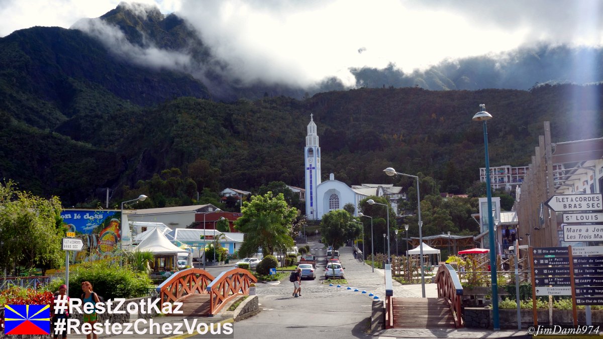 jimdamb974's tweet photo. Visitons La Réunion tout en restant chez nous en ces temps de confinement.
Votre arrivée à "Cilaos"
#RestezChezVous #RestZotKaz #Coronavirus #Covid_19 #Covid19 #team974 #LaReunion #Nature #MagnifiqueReunion #OutreMer #OceanIndien #Ciloas https://t.co/iiNpJdggbQ
