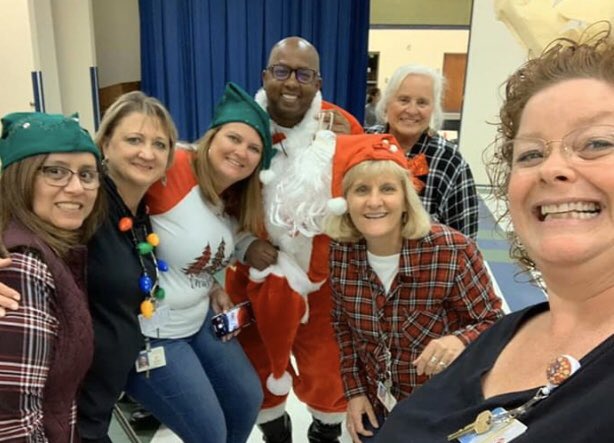StaceyFawley's tweet photo. How lucky can one school be? @SiglerStars 🤩 Thank you for all you do for us @AnthonyDunnin14  #APWeek20 ❤️❤️❤️ https://t.co/pDjXzeJKG5