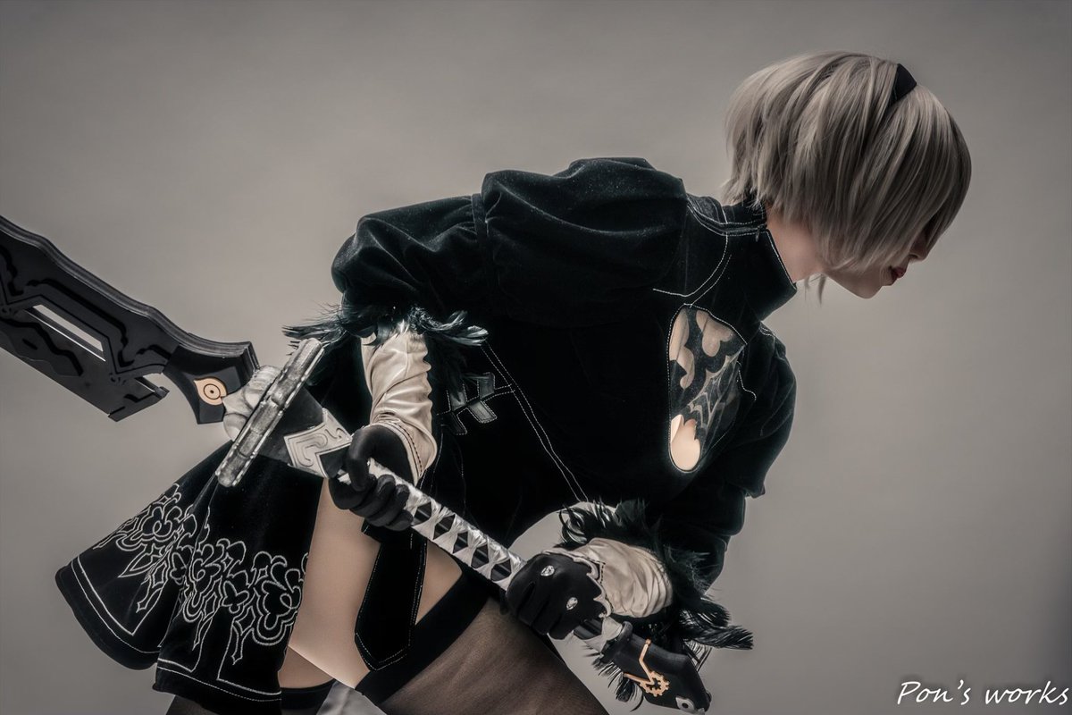 はつはる 虹ヶ咲学園3rdライブ2日目 1枚目2枚目の両手剣構えた重厚さがすっごい 1枚目攻撃を繰り出す直前 2枚目が 振り下ろした後かな 3枚目と4枚目はスタイリッシュやね 3枚目の表情カッコイイわ