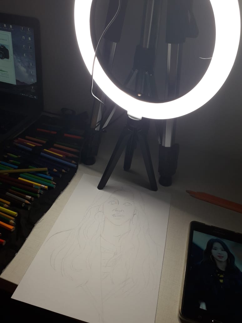 inkt4b's tweet photo. Fala galera, passando aqui só pra avisar que amanhã tem vídeo novo no canal e estou nos últimos detalhes desse desenho . 😀
Estou ficando bem feliz com o resultado, espero que gostem!! 🖌️🎨
@sonchaeyoungx @JYPETWICE
#TWICE #kpopbr #drawing #sonchaeyoung https://t.co/O7Gic2fYN5