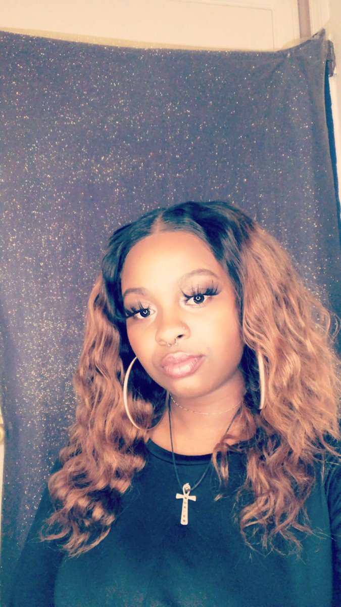 sahspeaks_'s tweet photo. Custom Unit By Me &amp; Make Up By Me 🤗 #Wiglayed #Faceslayed https://t.co/7a9ffagV31