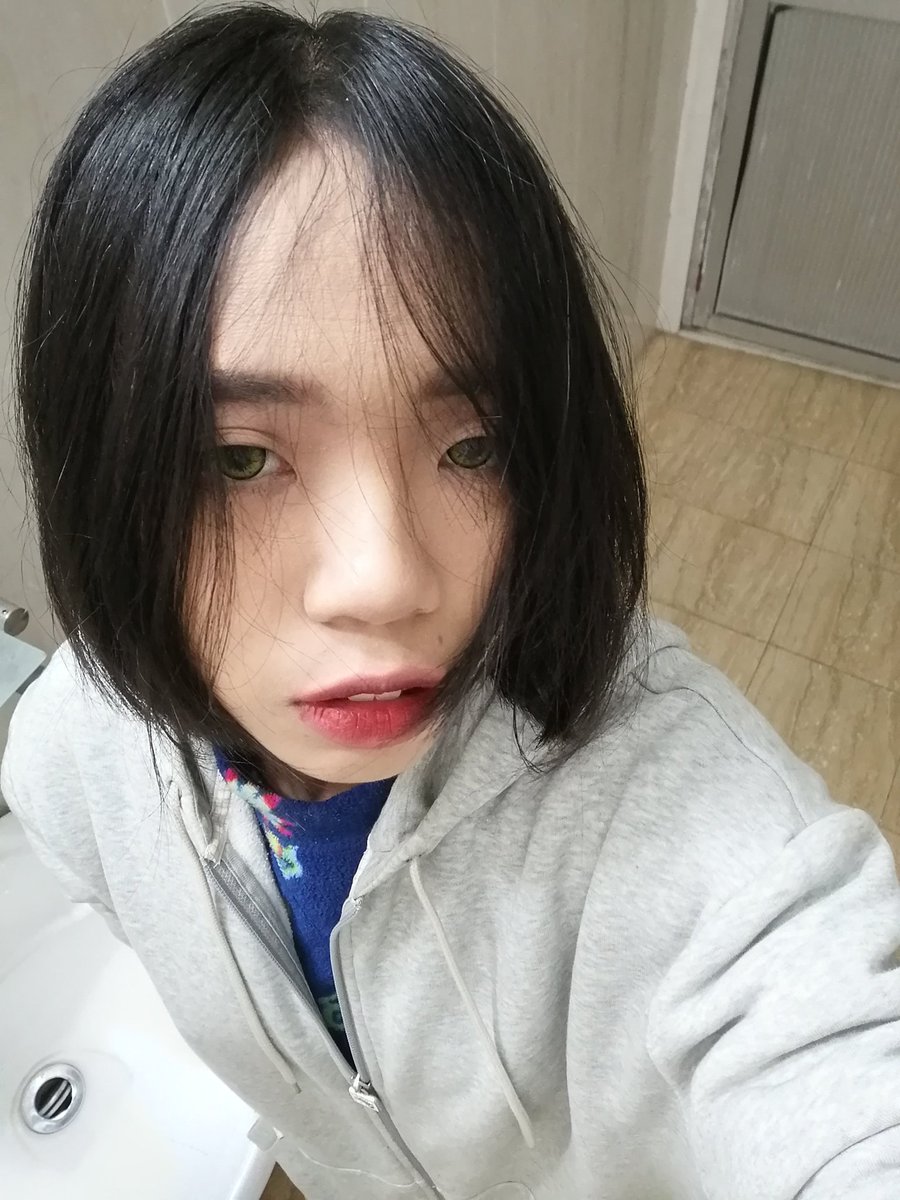 bunny_spring010's tweet photo. Omg i was forgot about this day such a long time😟
#loveyourself guyssss #ARMYSelcaDay https://t.co/uw6MBIrKDy