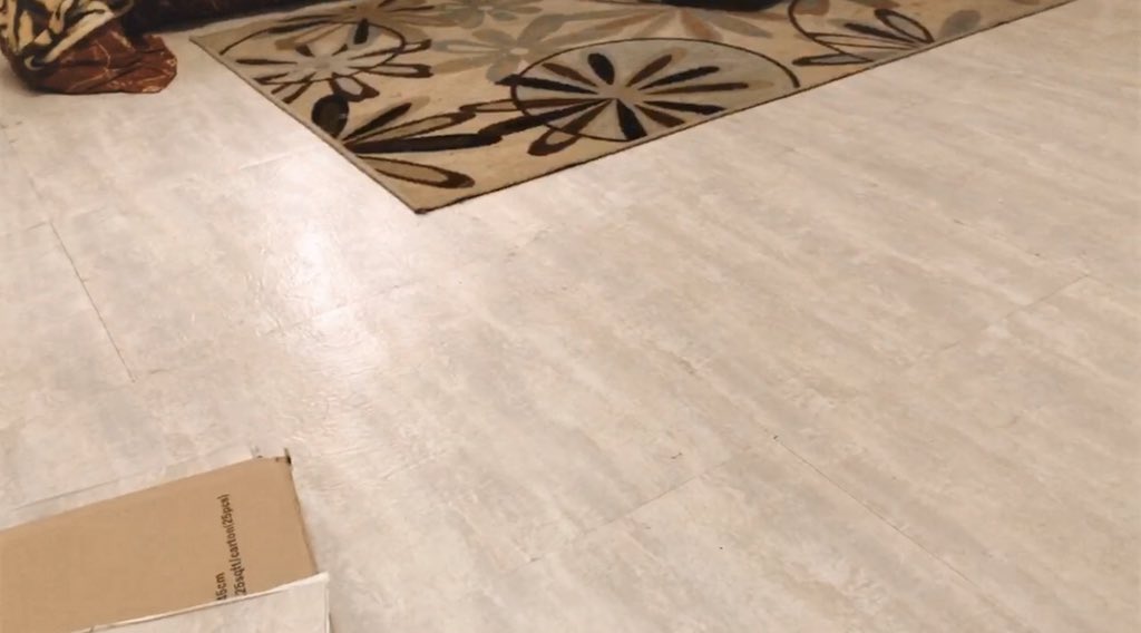 Bellaahamid's tweet photo. hi guys, i tgh bt simple make over utk bilik i, so i nak suggest u guys beli flooring dekat seller shoppee ni! 1 box ad 10 pcs so muat 24 sqft, so i order 8 to fit 174 sqft ✨
order harini esok terus seller post out 🥺 https://t.co/nKOoSd7SAO