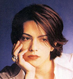 匿名のぞみ 女性用黄金比マスクに近いお顔立ちの男性芸能人をまた見つけた L Arc En Ciel の Hydeさん 彼の横顔はあまりオトガイが目立たないのでより女性らしい印象 中性的なお顔立ちかつ大人顔にも子供顔にも見え あらゆる方向のファッションに振る 匿名のぞみ 女性用黄金比マスクに近いお顔立ちの男性芸能人をまた見つけた L Arc En Ciel の Hydeさん 彼の横顔はあまりオトガイが目立たないのでより女性らしい印象 中性的なお顔立ちかつ大人顔にも子供顔にも見え あらゆる方向のファッションに振る
