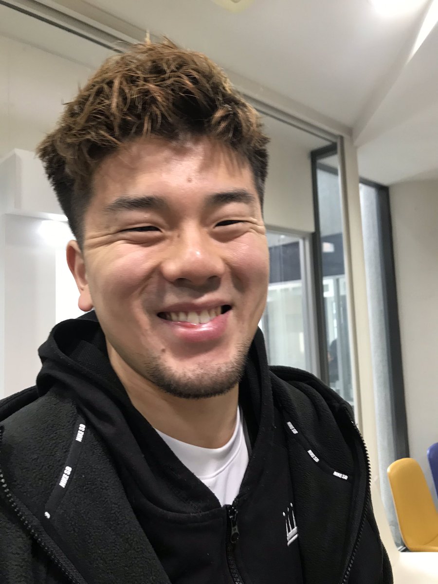 hanayabooster's tweet photo. 中野広大選手ご来店〜🏀
今日はカットとパーマですよ！
今日もいい笑顔頂きました✨
#花耶はカットで岩手ビッグブルズを応援しています
#中野広大 https://t.co/WWGdzqITt1