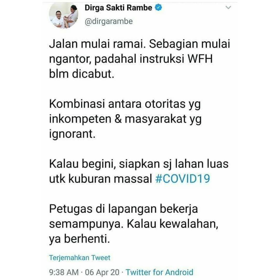 vaniepink's tweet photo. Kicauan para dokter yg terbaru,
.
Rakyat juga ibarat buah  simalakama.

Maju Kena Mundur Apalagi Itu Yg Dirasakan Rakyat Saat Ini 😩
Diem Di Rumah Aja Ga Da Pemasukan Utk Kasih Makan Keluarga
Diluar Di ciduk Plus Was Was Takut Tertular 😷 https://t.co/N45lvtv6Wm