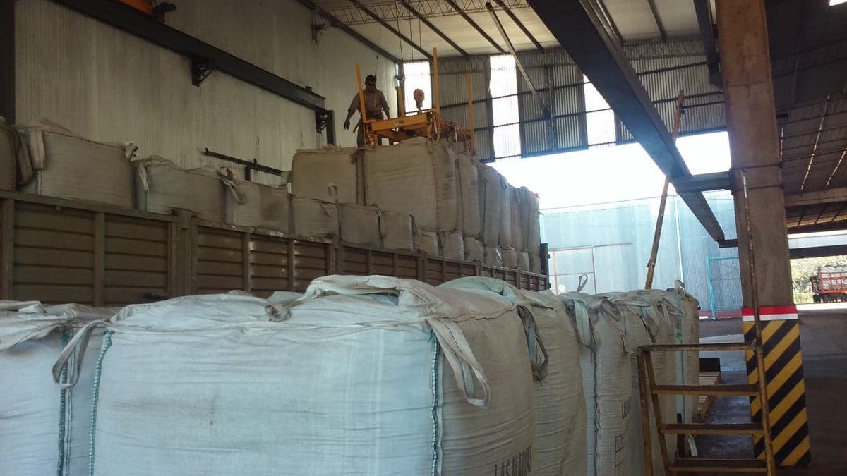 RepublicaDigitl's tweet image. Yerbateros ya circulan con el #CUHC, pero en Corrientes también pueden hacerlo con el permiso provincial bit.ly/34i0p7V
#CoronavirusEnArgentina