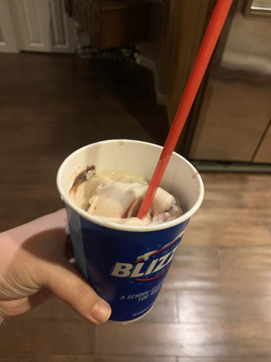taylorberkey5's tweet photo. When you go to @DairyQueen and all 4 of your family’s blizzards are only 3/4 full..... 🙄 https://t.co/rl1y4uJHsY