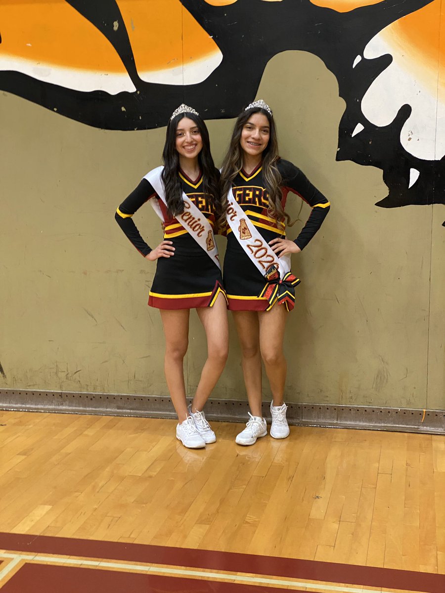 Alexia__Cortez's tweet photo. #TigerPrideWeek @LosBanosTigers https://t.co/OtKw1JmtVK