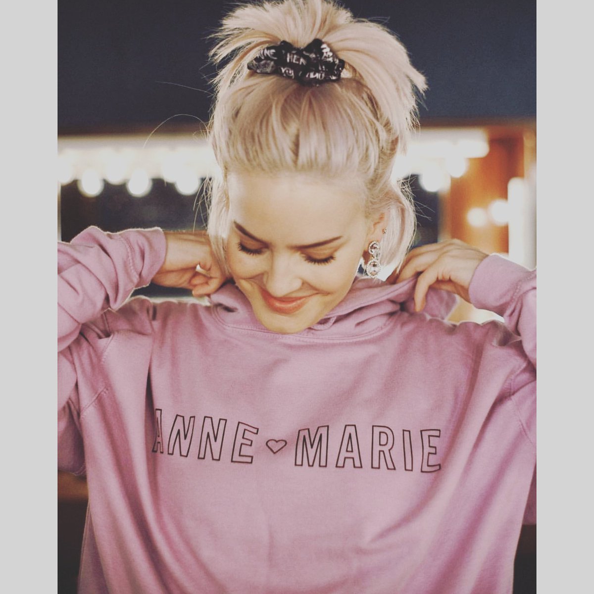 JoyKumarDey9's tweet photo. 🎉Happy birthday🎉
 💞Anne-Marie💞 
    🎂🎂🎁🎂🎂
Hope you have all the happiness in your life😇 https://t.co/79gkxhWgLF